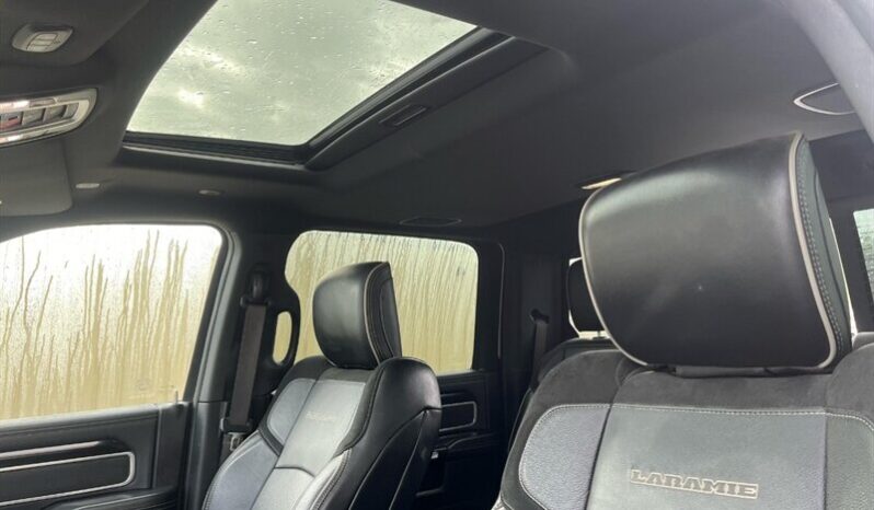 
								2019 RAM 2500 Laramie full									