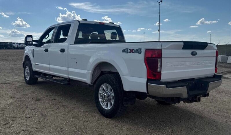 
								2020 Ford F-350 Super Duty XLT full									