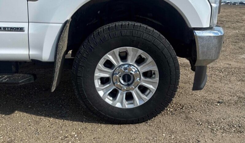 
								2020 Ford F-350 Super Duty XLT full									