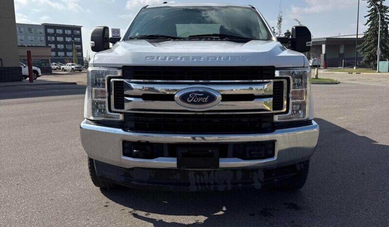 
								2019 Ford F-350 Super Duty XLT full									