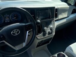 
										2020 Toyota Sienna LE 8-Passenger full									