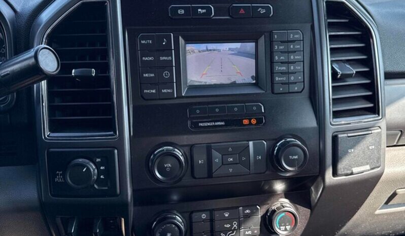 
								2019 Ford F-350 Super Duty XLT full									