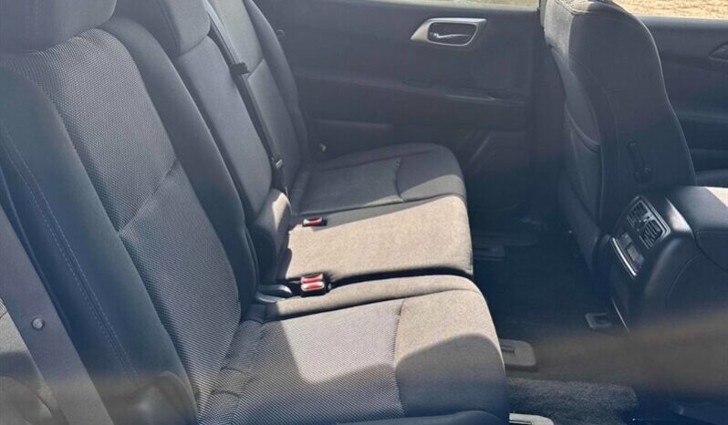 
								2017 Nissan Pathfinder SV full									