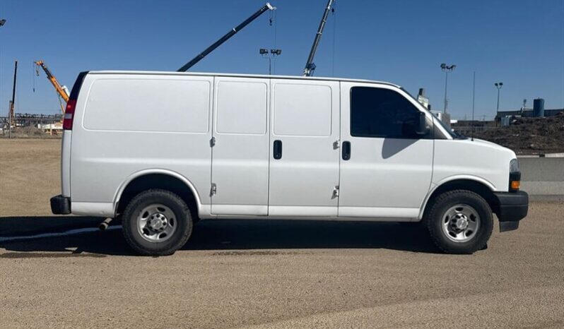 
								2019 Chevrolet Express 2500 full									