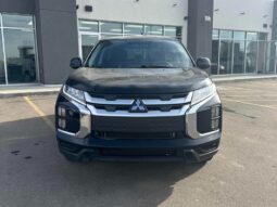 
										2021 Mitsubishi RVR ES full									