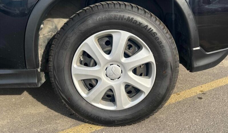 
								2021 Mitsubishi RVR ES full									