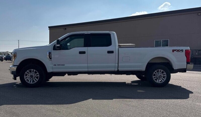 
								2019 Ford F-350 Super Duty XLT full									