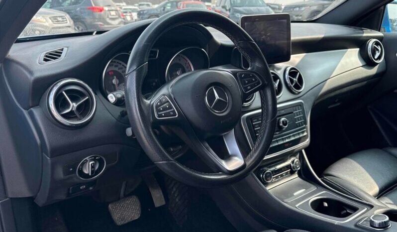 
								2017 Mercedes-Benz GLA-Class GLA 250 4MATIC full									