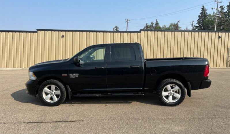 
								2023 RAM 1500 Classic Express full									