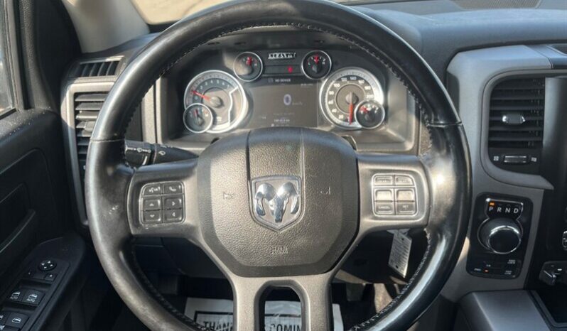
								2023 RAM 1500 Classic Express full									