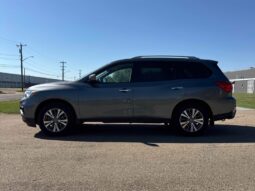 
										2019 Nissan Pathfinder SV full									