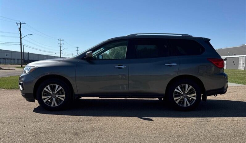 
								2019 Nissan Pathfinder SV full									