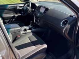 
										2019 Nissan Pathfinder SV full									