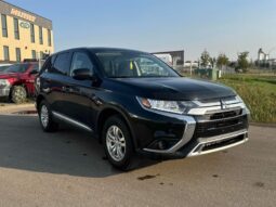 
										2019 Mitsubishi Outlander ES full									