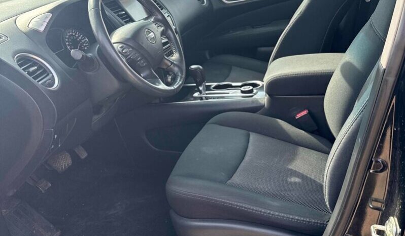 
								2017 Nissan Pathfinder SV full									