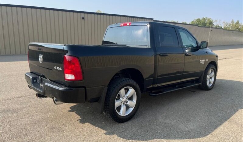 
								2023 RAM 1500 Classic Express full									