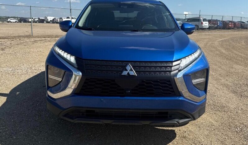 
								2022 Mitsubishi Eclipse Cross ES full									