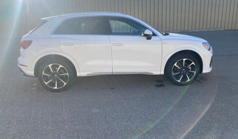 
								2024 Audi Q3 quattro S line Prem Plus 45 TFSI full									