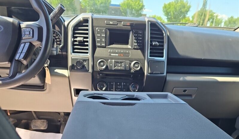 
								2015 Ford F-150 XLT full									