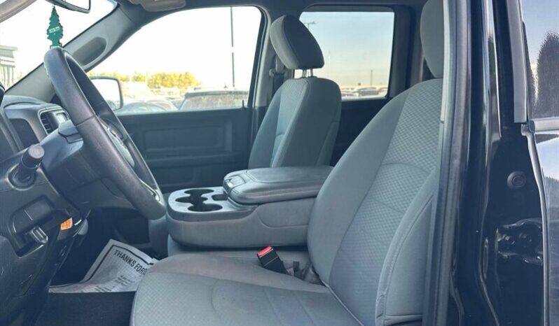 
								2019 RAM 1500 Classic ST full									