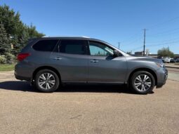 
										2019 Nissan Pathfinder SV full									
