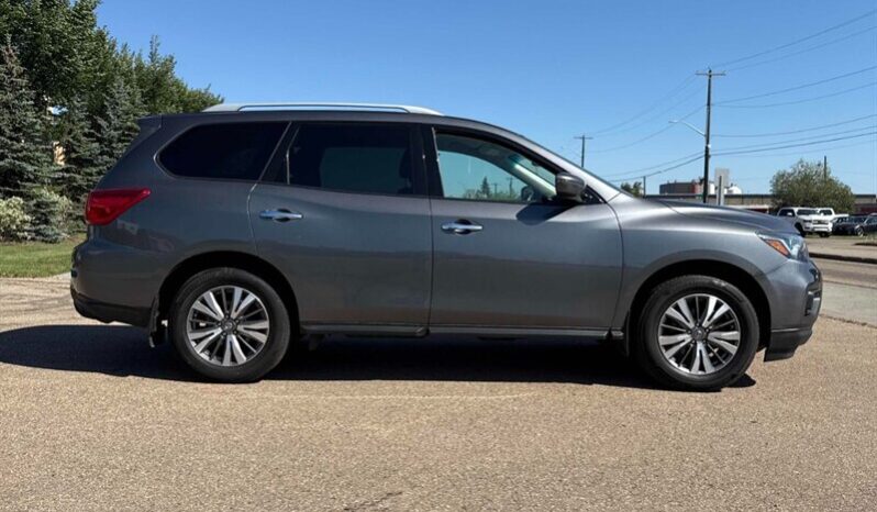 
								2019 Nissan Pathfinder SV full									