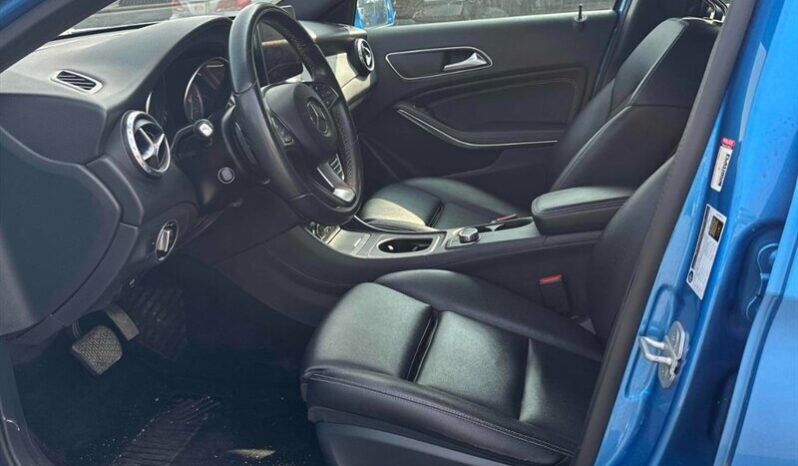 
								2017 Mercedes-Benz GLA-Class GLA 250 4MATIC full									