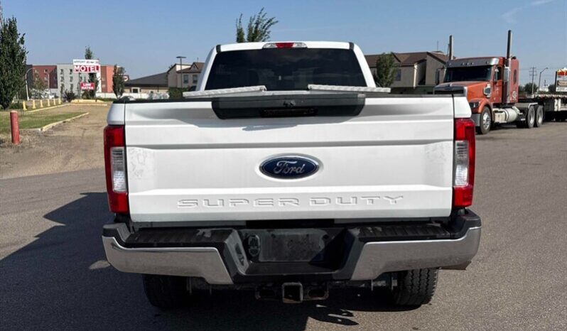 
								2019 Ford F-350 Super Duty XLT full									