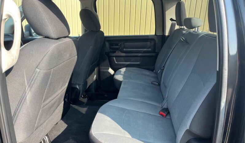 
								2023 RAM 1500 Classic Express full									