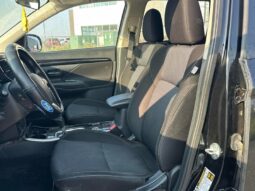 
										2019 Mitsubishi Outlander ES full									