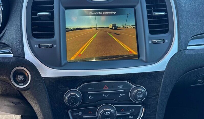 
								2023 Chrysler 300 Series Touring L full									