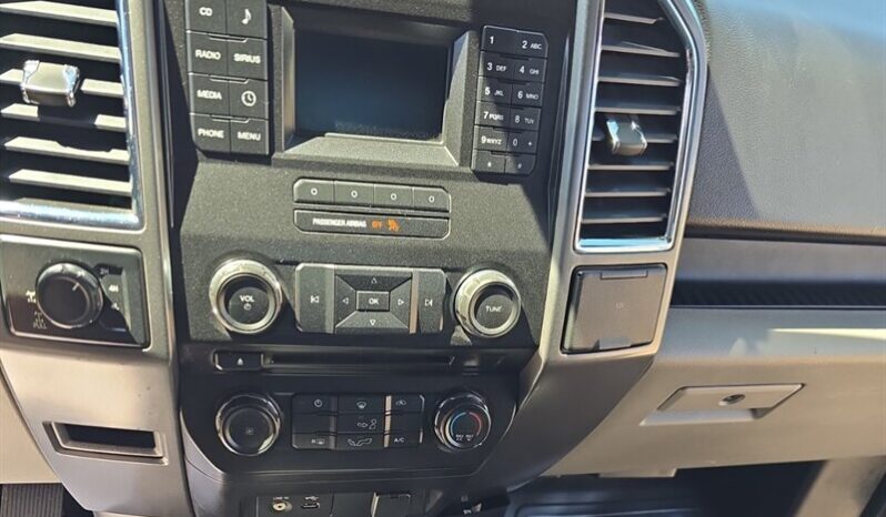 
								2015 Ford F-150 XLT full									
