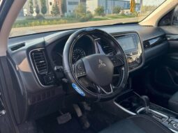 
										2019 Mitsubishi Outlander ES full									