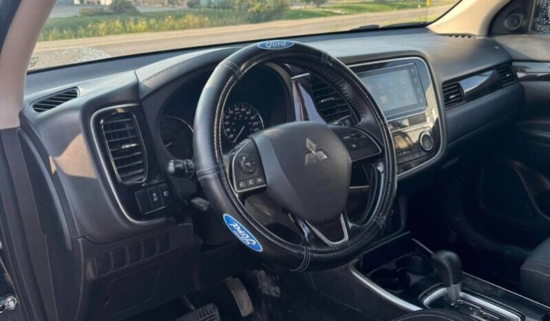 
								2019 Mitsubishi Outlander ES full									