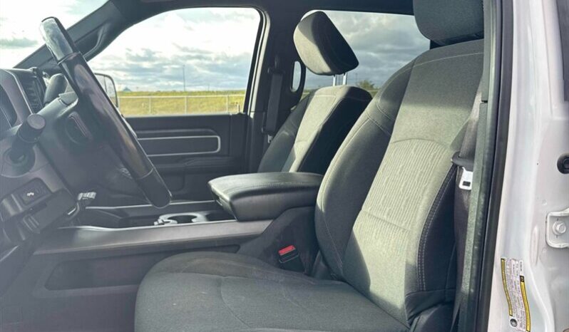 
								2022 RAM 3500 Big Horn Diesel Sport full									