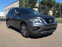 
										2019 Nissan Pathfinder SV full									