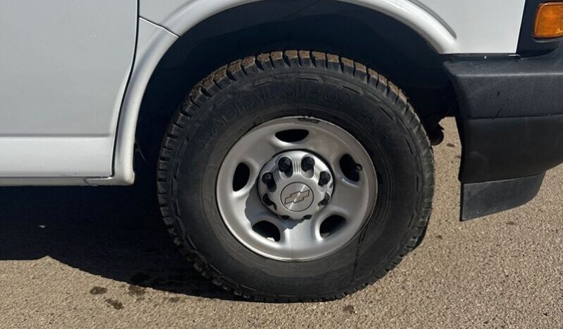 
								2019 Chevrolet Express 2500 full									