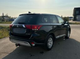 
										2019 Mitsubishi Outlander ES full									