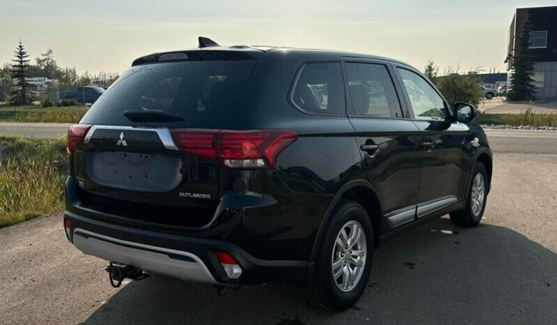 
								2019 Mitsubishi Outlander ES full									