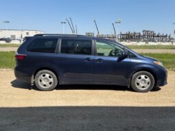 
										2020 Toyota Sienna LE 8-Passenger full									