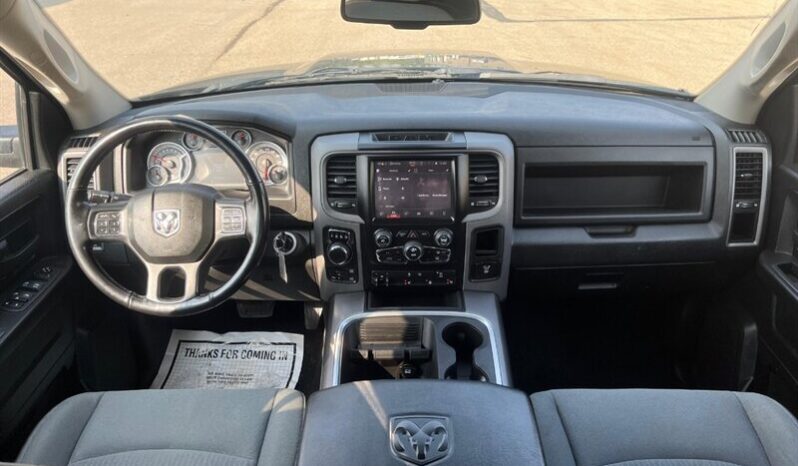 
								2023 RAM 1500 Classic Express full									