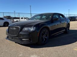 2023 Chrysler 300 Series Touring L