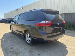 
										2020 Toyota Sienna LE 8-Passenger full									