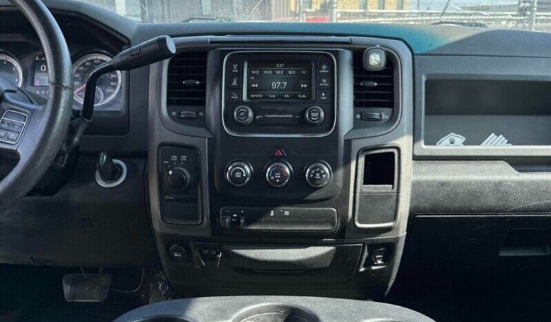 
								2017 RAM 1500 Express full									