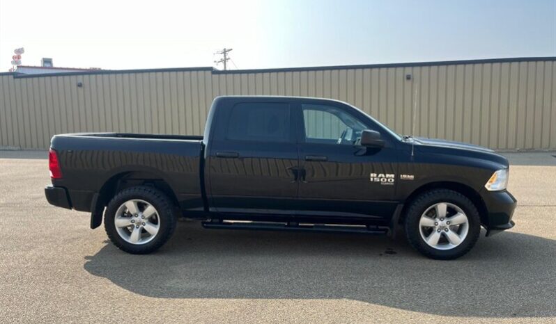 
								2023 RAM 1500 Classic Express full									