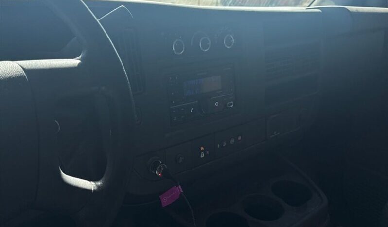
								2019 Chevrolet Express 2500 full									