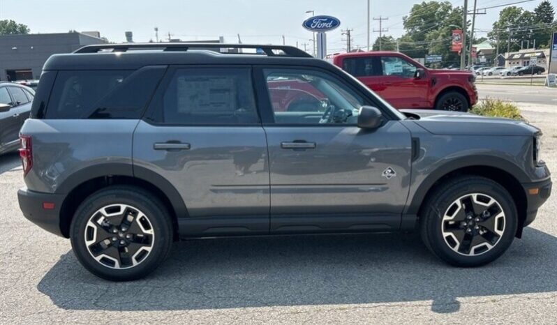 
								2024 Ford Bronco Sport Outer Banks full									