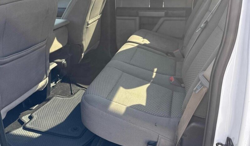 
								2019 Ford F-350 Super Duty XLT full									