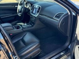 
										2023 Chrysler 300 Series Touring L full									
