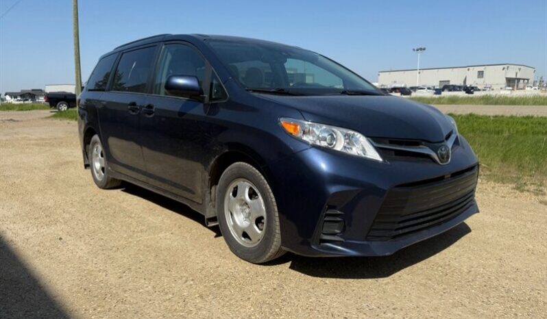 
								2020 Toyota Sienna LE 8-Passenger full									
